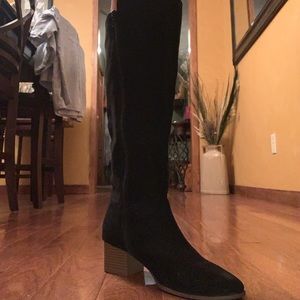 Suede black boots
